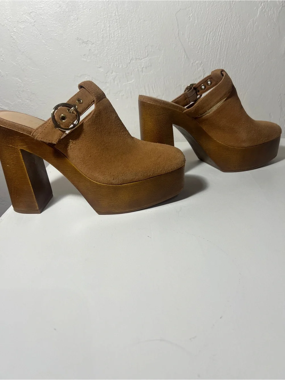 Gianni Bini Sotelo Platform Clogs